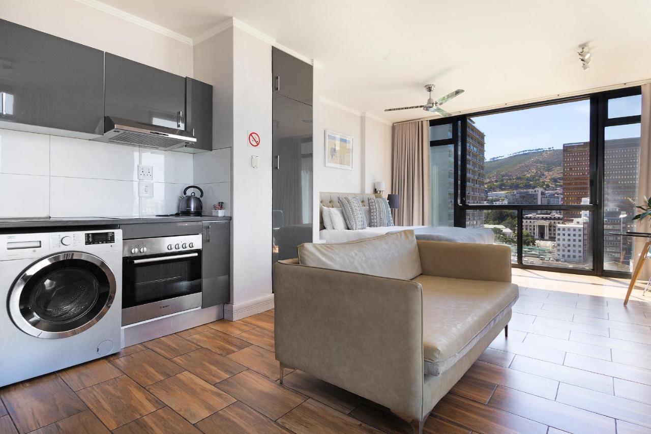 Urban Oasis At The Four Seasons * Kaapstad