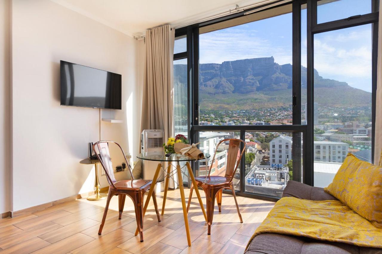 Appartement Urban Oasis At The Four Seasons Kaapstad