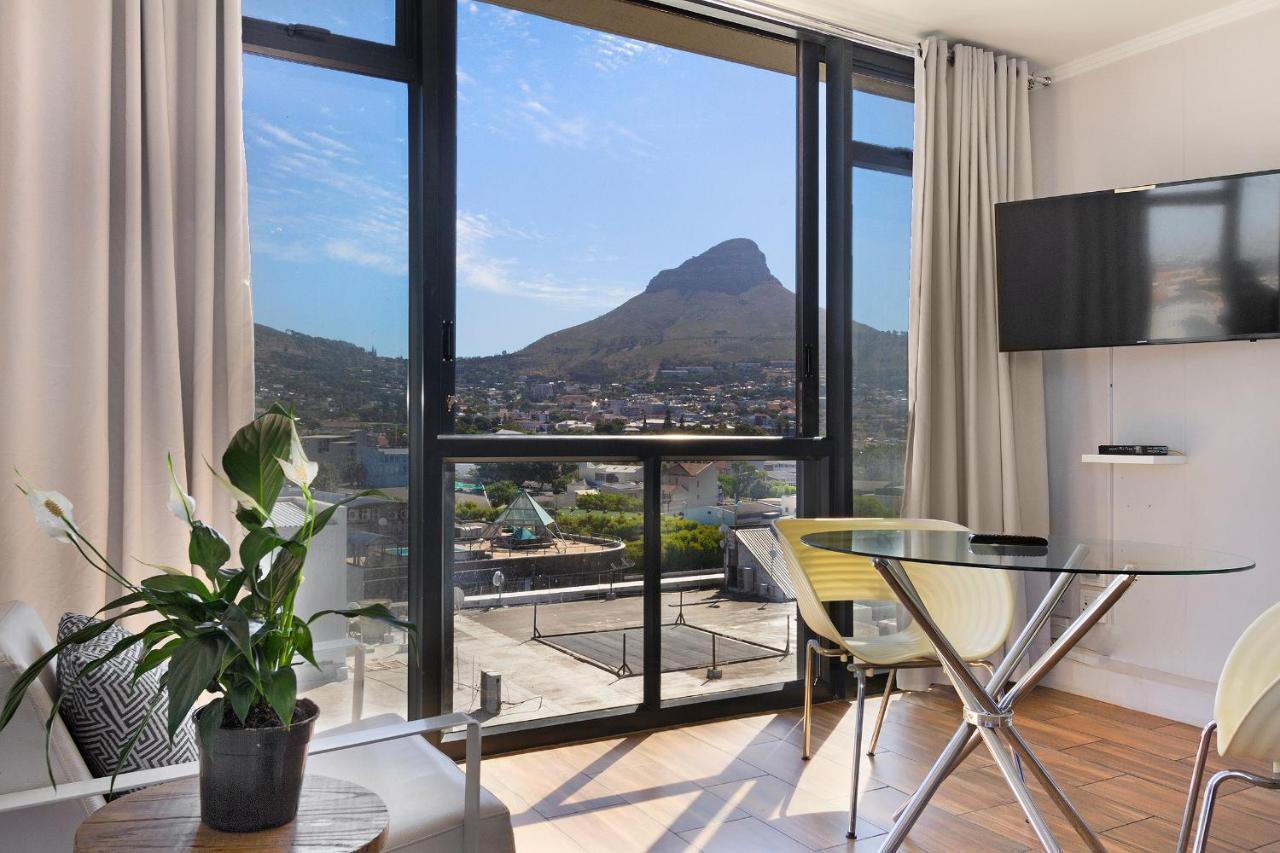 Urban Oasis At The Four Seasons Appartement Kaapstad