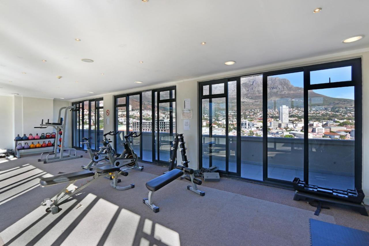 Urban Oasis At The Four Seasons * Kaapstad
