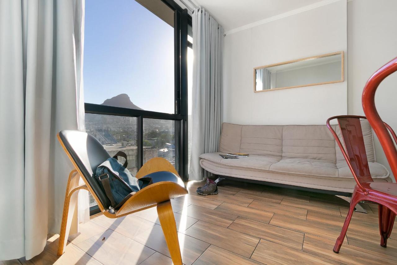 Urban Oasis At The Four Seasons * Kaapstad