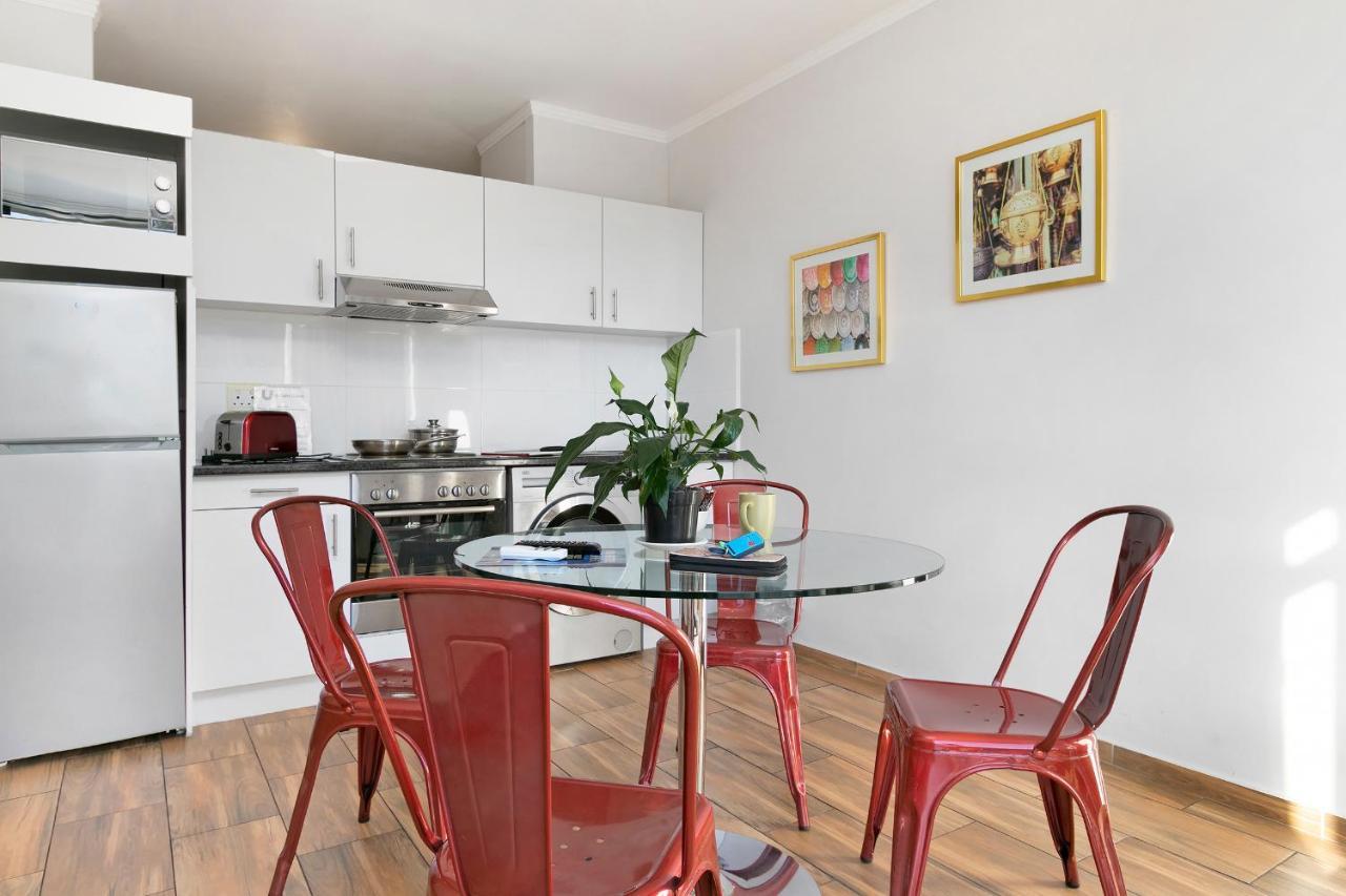 Appartement Urban Oasis At The Four Seasons Kaapstad