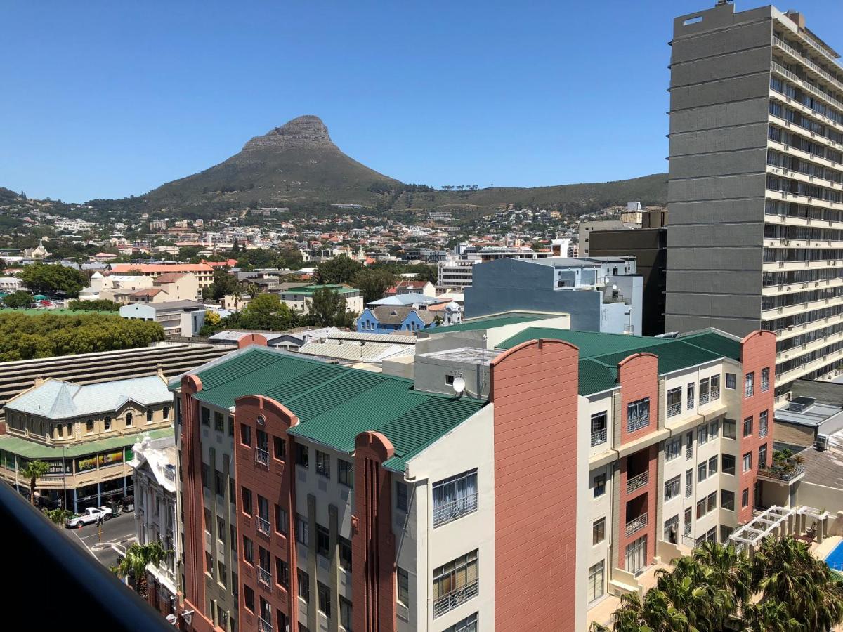 Appartement Urban Oasis At The Four Seasons Kaapstad